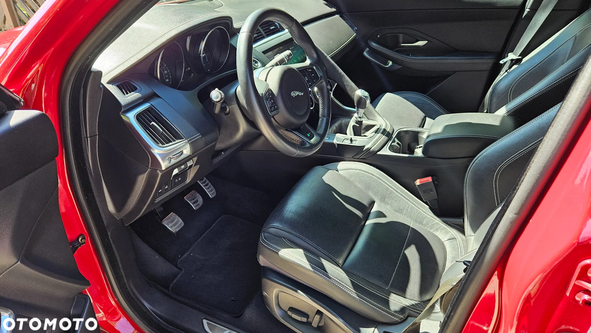 Jaguar E-Pace 2.0 i4D FWD R-Dynamic S - 12
