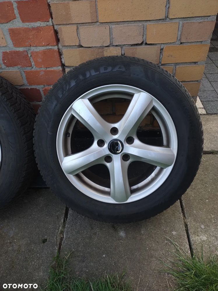 Mazda 5 2.0 Navi + - 18