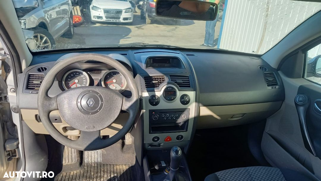 Dezmembrari Renault Megane 2 1.6 benzina 16valve - 3