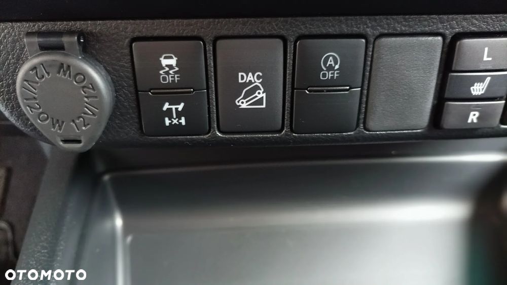 Toyota Hilux 2.8 D-4D mHEV Double Cab Invincible 4x4 - 19