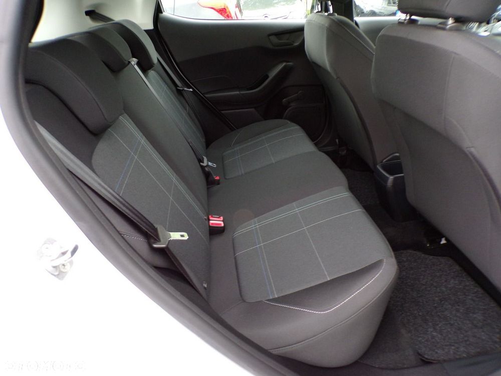 Ford Fiesta - 17