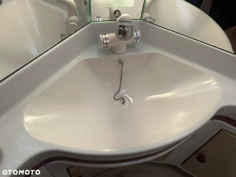 Hobby 460 UL z przedsionkiem Isabella i napędem. DMC 1400 KG !!! - 25