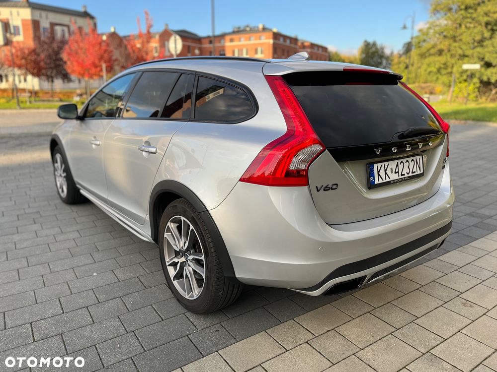 Volvo V60 Cross Country 2018 photo 4