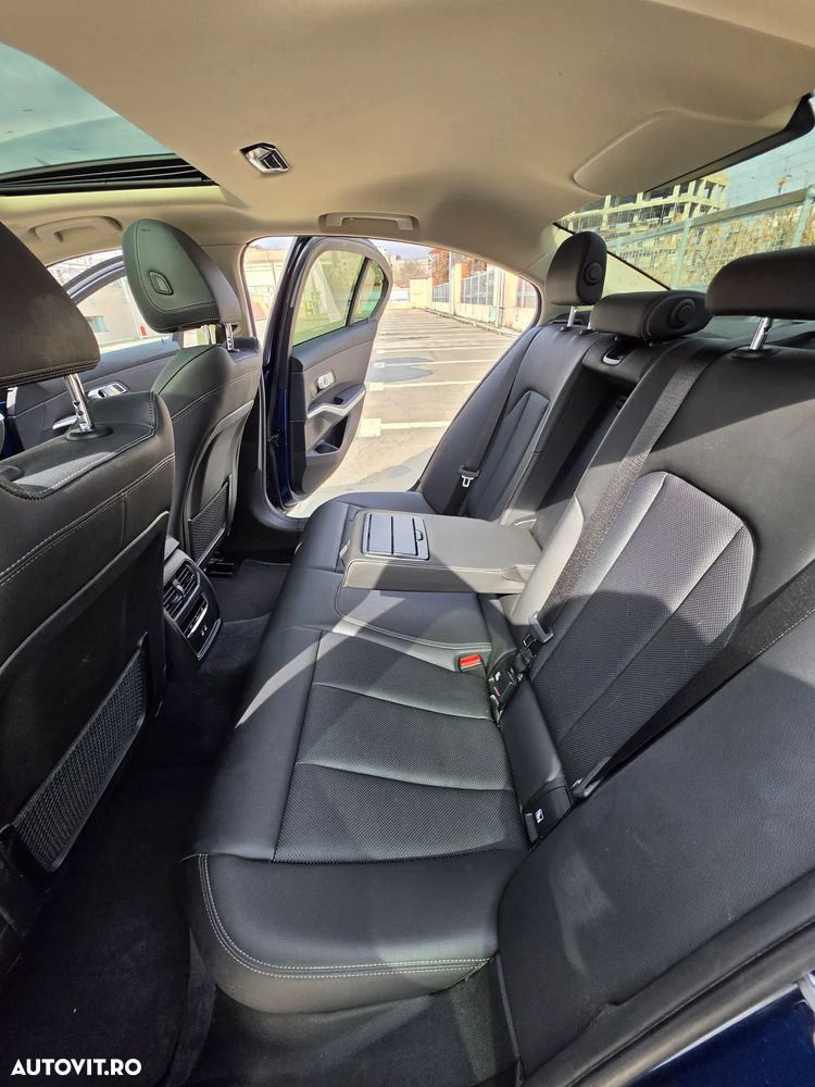BMW Seria 3 320d xDrive AT MHEV - 12