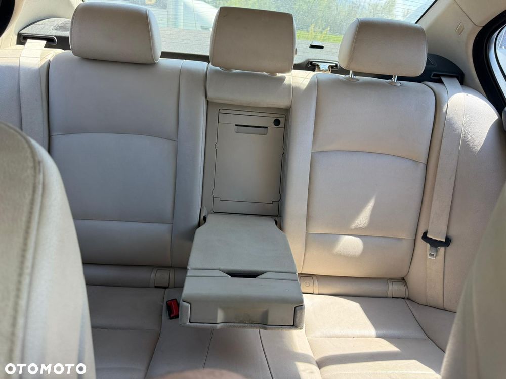 BMW Seria 5 520d Luxury Line - 9