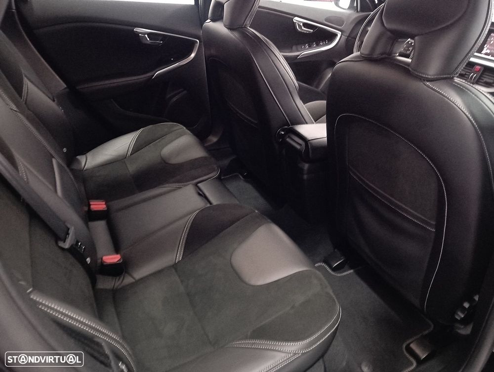 Volvo V40 2.0 D3 R-Design - 16