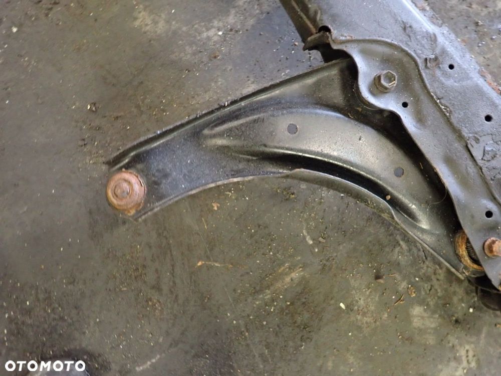 SANKI WÓZEK KOŁYSKA NISSAN JUKE 1.5 DCI - 7