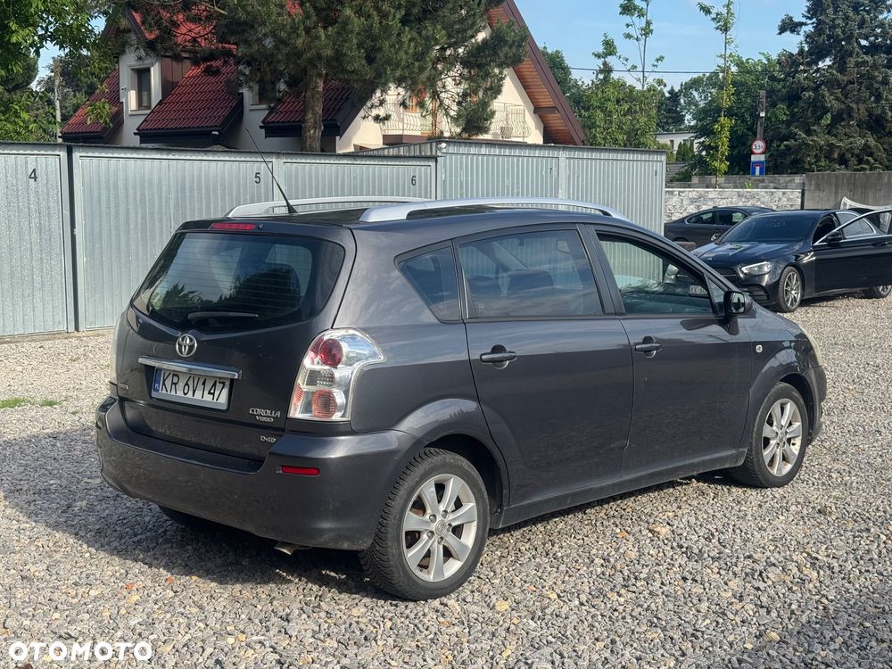 Toyota Corolla Verso 2.2 D-4D - 6