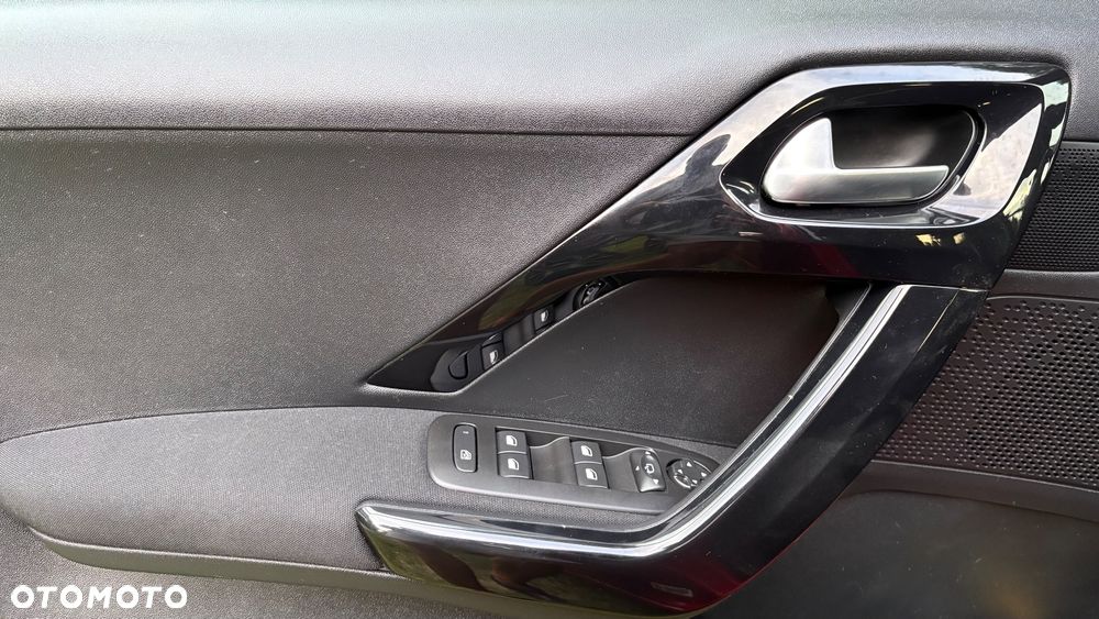 Peugeot 208 PureTech 82 Start & Stop Allure - 21