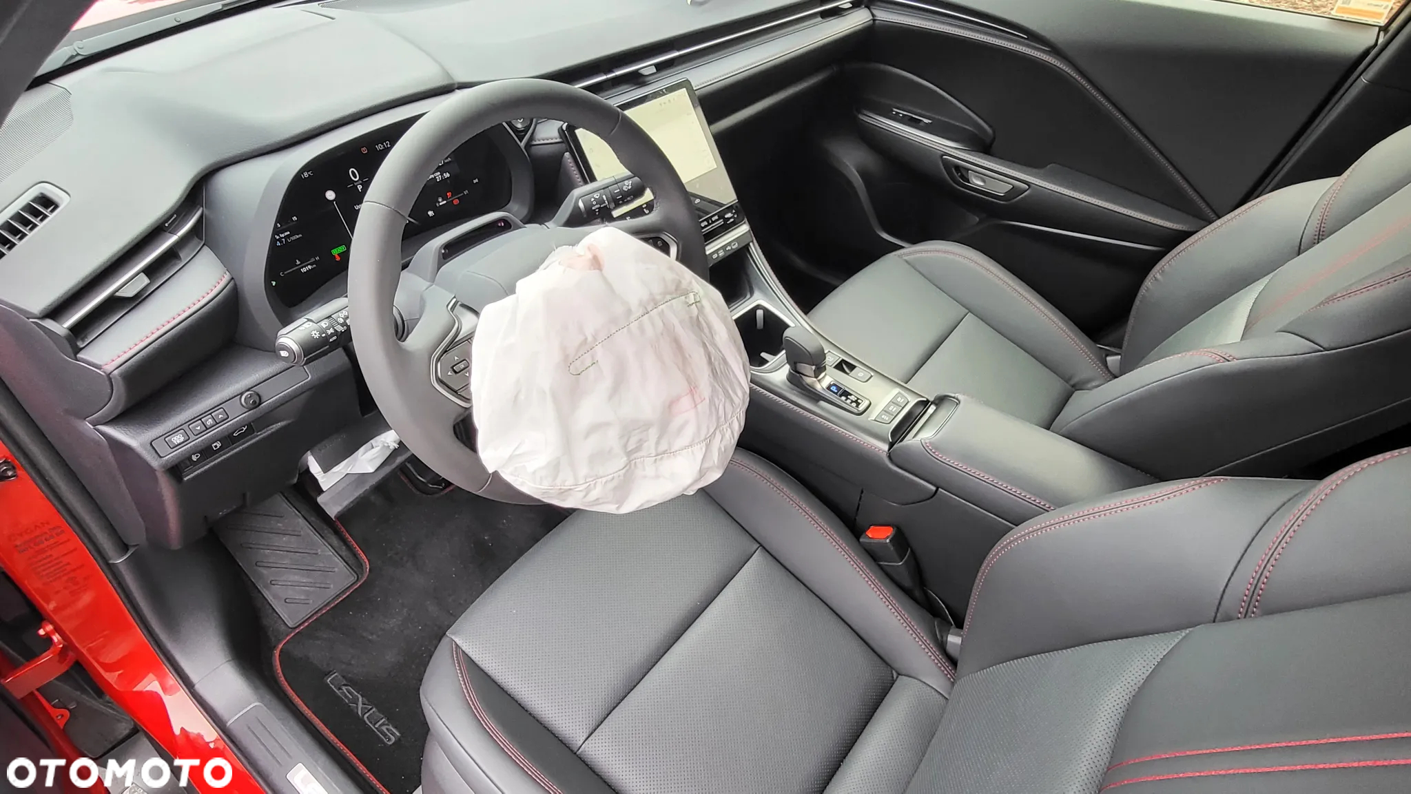 Lexus LBX 1.5 Hybrid Emotion - 17