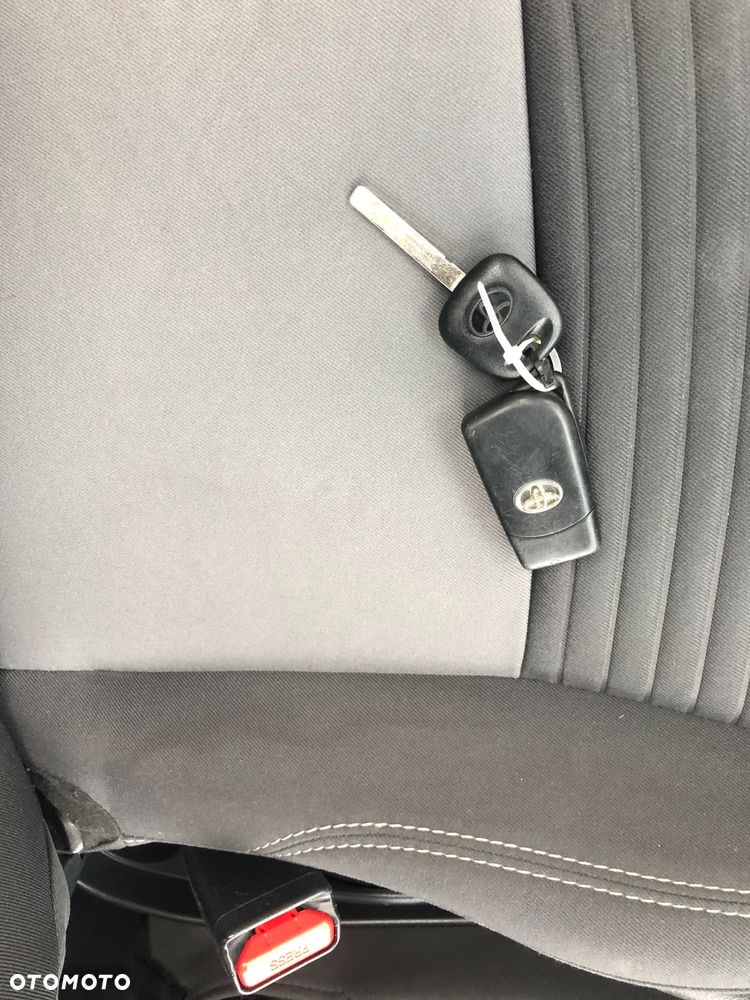 Toyota Yaris - 30