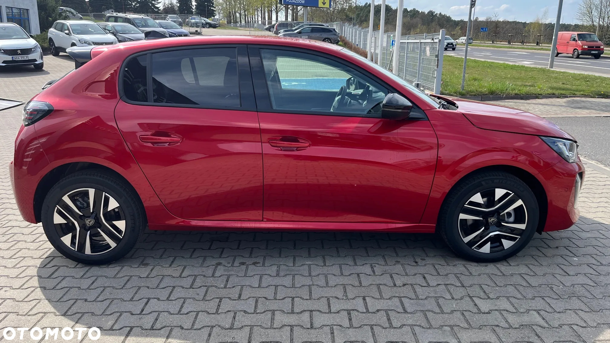 Peugeot 208 1.2 mHEV Allure - 7