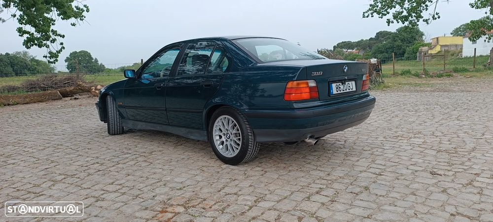 BMW 318 tds - 8