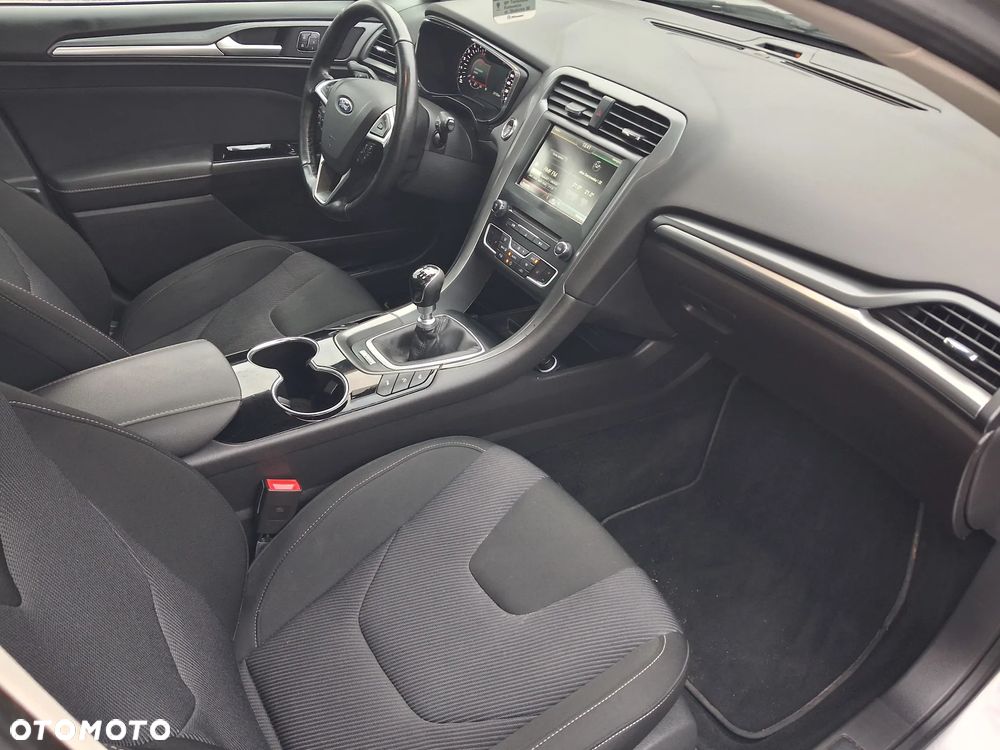 Ford Mondeo 2.0 TDCi Start-Stopp Titanium - 24