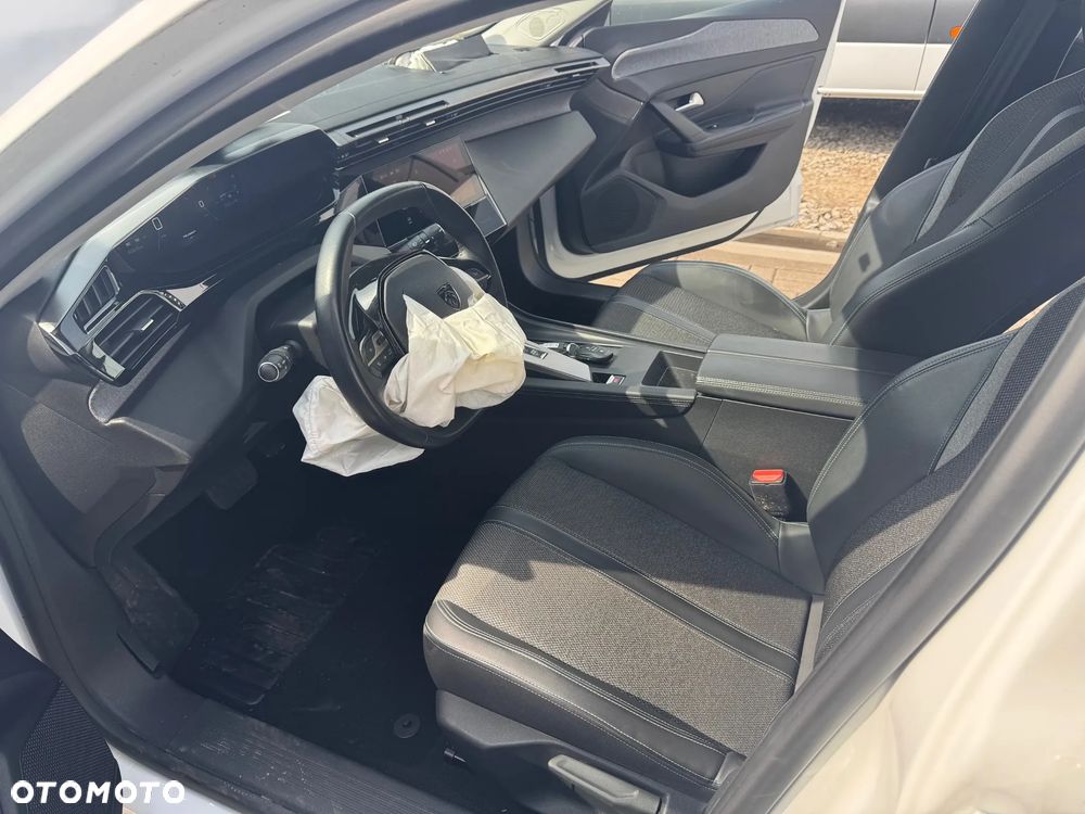 Peugeot 308 BlueHDi 130 EAT8 Allure - 12