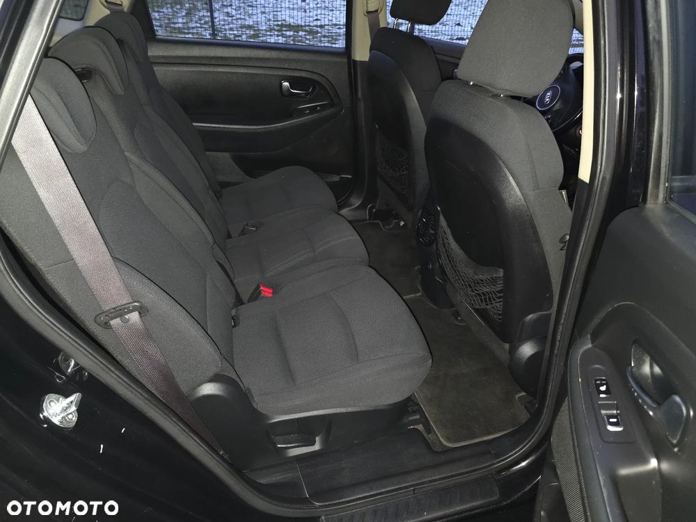 Kia Carens 1.7 CRDi Vision - 13