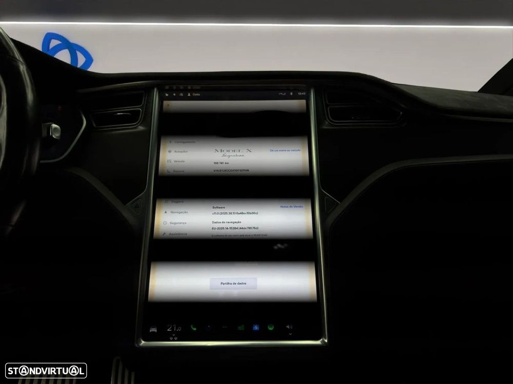 Tesla Model X - 17