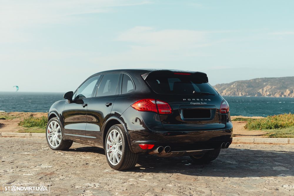 Porsche Cayenne Turbo - 18