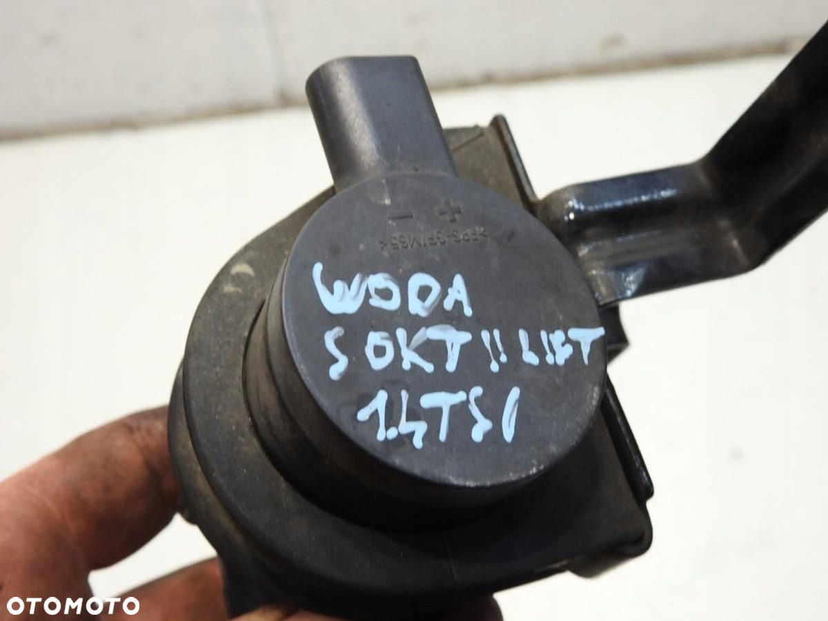 POMPKA OBIEGU WODY SKODA OCTAVIA II 1.4 TSI - 2