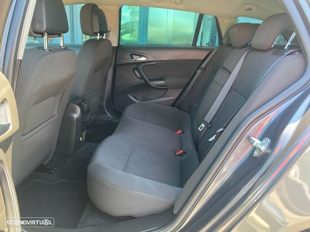Opel Insignia Sports Tourer 2.0 CDTi Edition S/S — fotografia 25