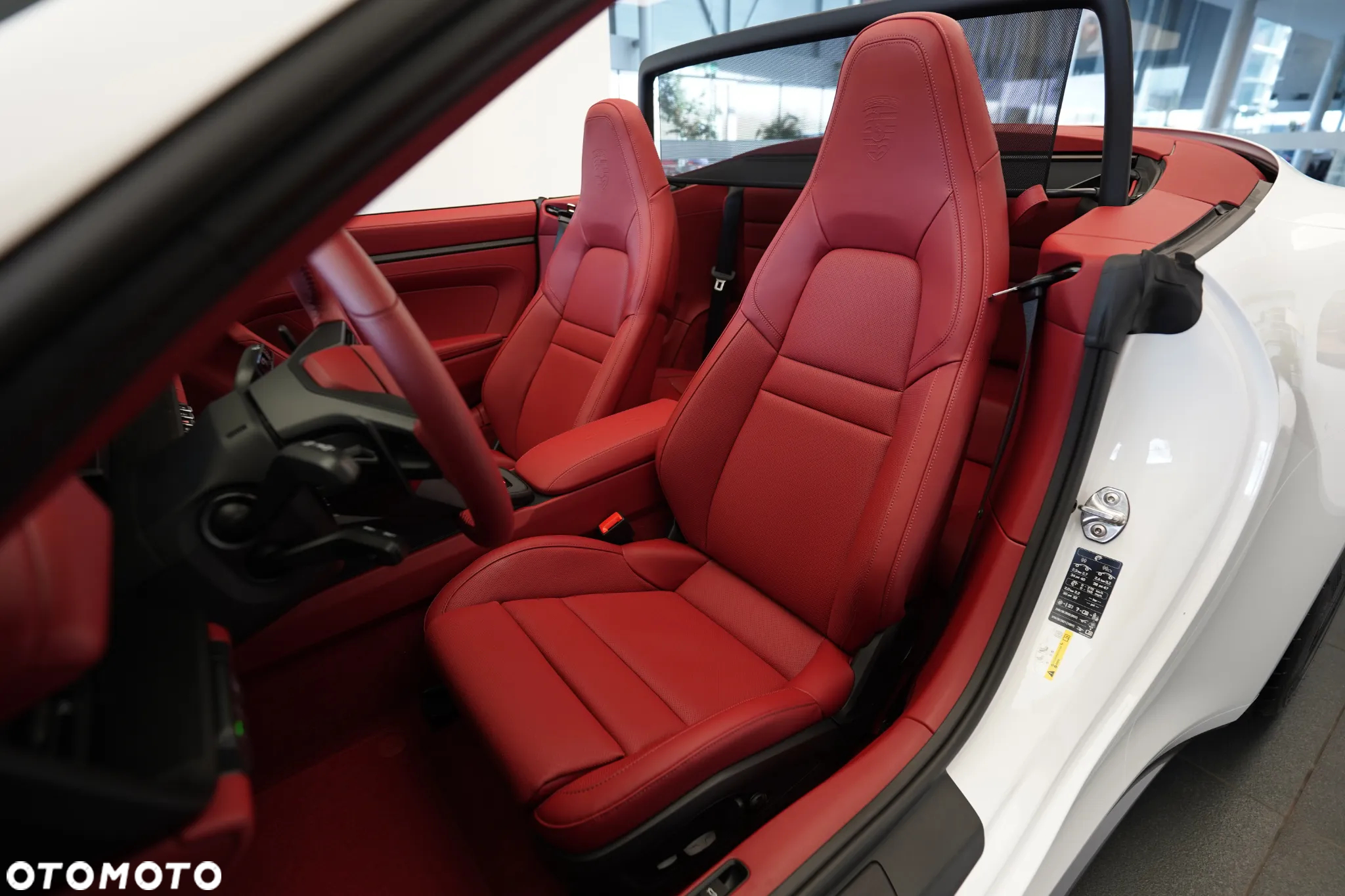 Porsche 911 Carrera T-Hybrid GTS Cabrio - 8