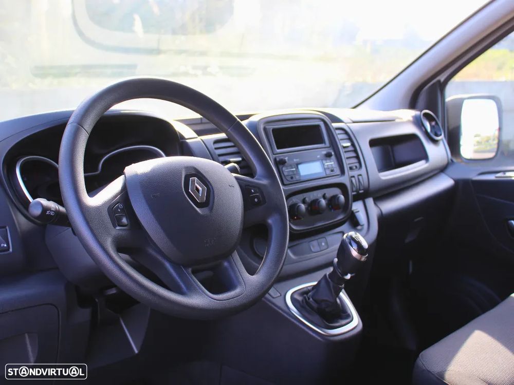 Renault Trafic 2.0 TDCI com IVA - 10