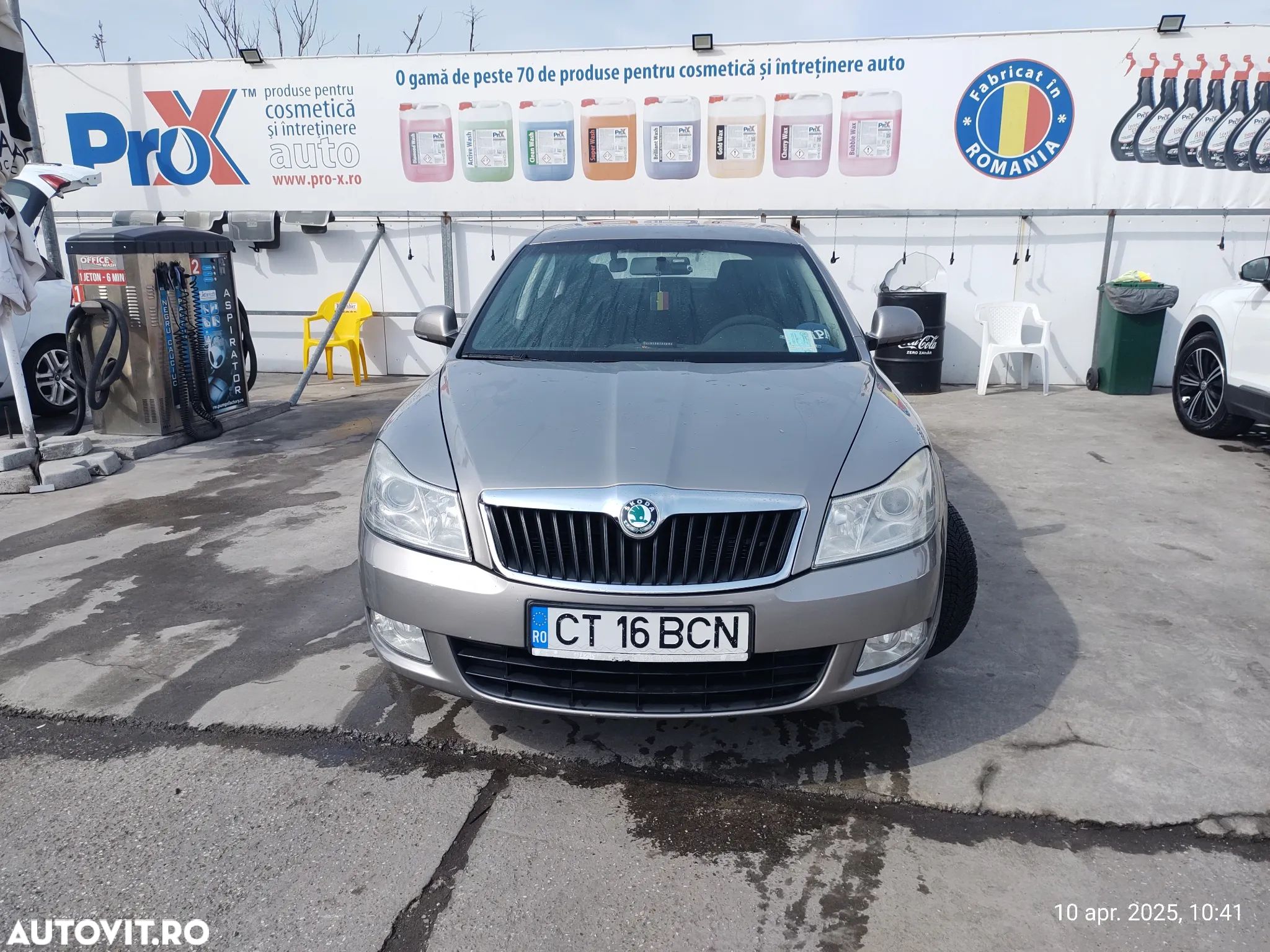 Skoda Octavia 1.6 MPI Ambiente - 1