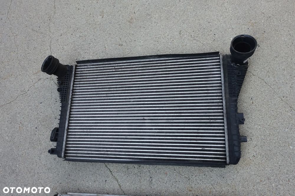 CHŁODNICA WODY INTERCOOLER KLIMATYZACJI GOLF V A3 2.0 TDI - 2