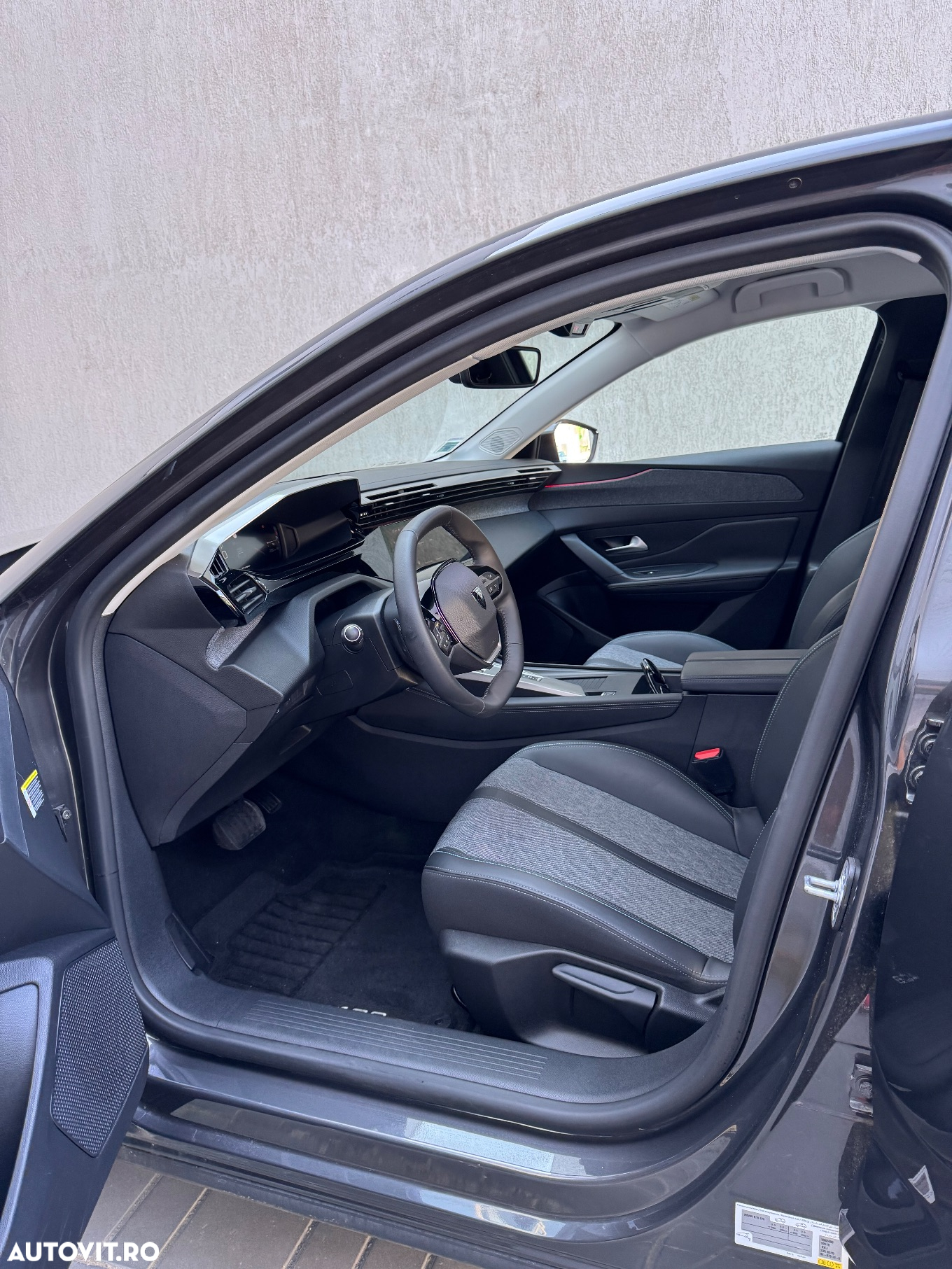 Peugeot 308 1.2L PureTech 130 S&S EAT8 Allure - 28