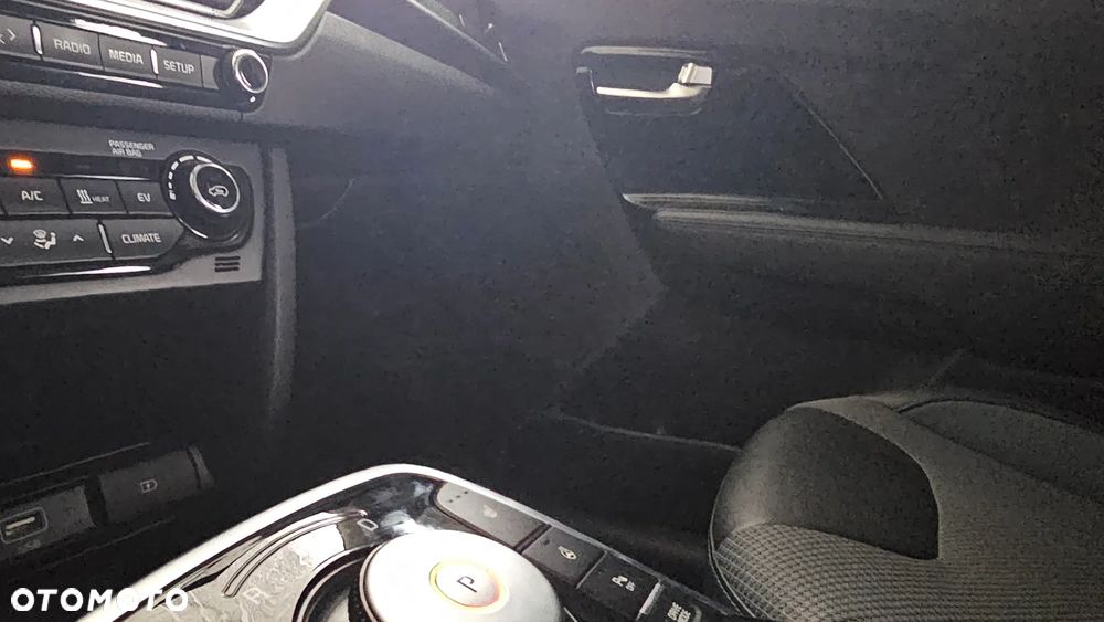 Kia Niro 64kWh L - 15