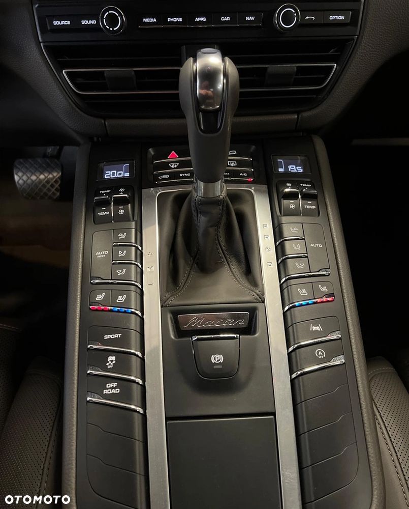 Porsche Macan - 12