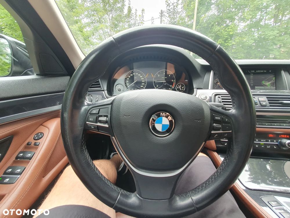 BMW Seria 5 525d xDrive Luxury Line - 14