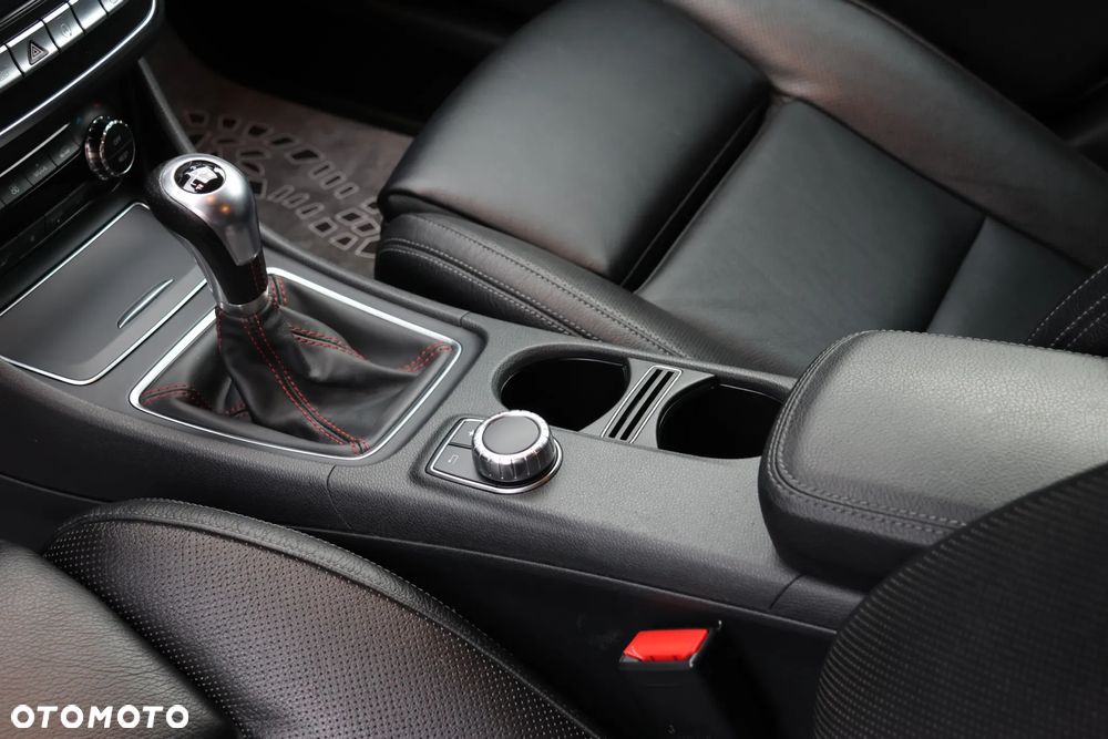 Mercedes-Benz CLA 180 d AMG Line - 14