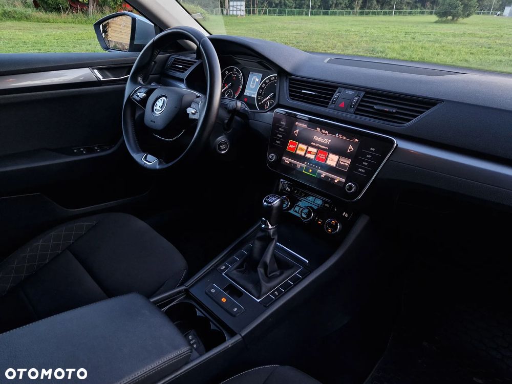 Skoda Superb 2.0 TDI SCR Ambition - 19