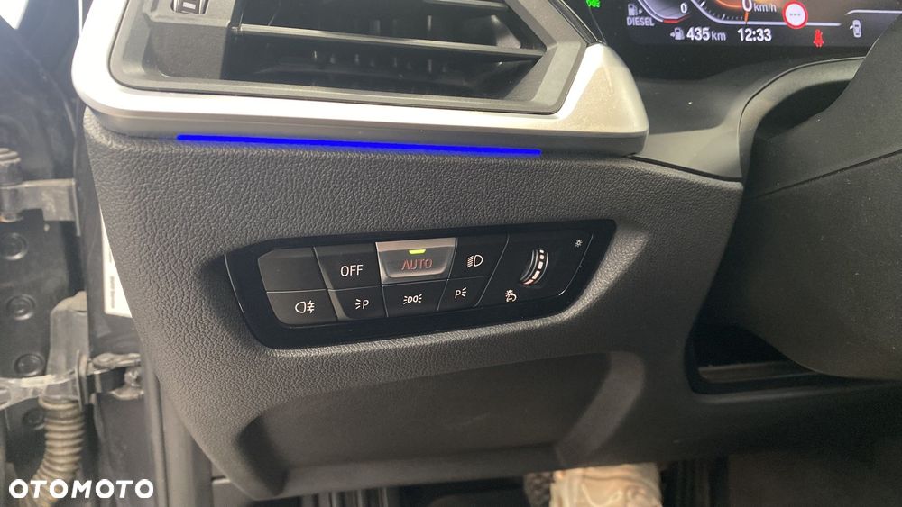 BMW Seria 3 318d Sport Line - 23