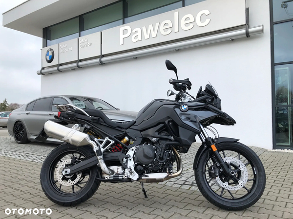 BMW F