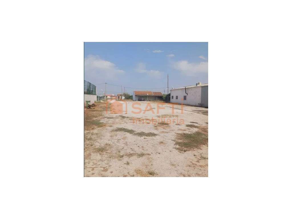 Lote Misto com moradia T2 para remodelação e com viabilidade de Con... - Grande imagem: 2/12