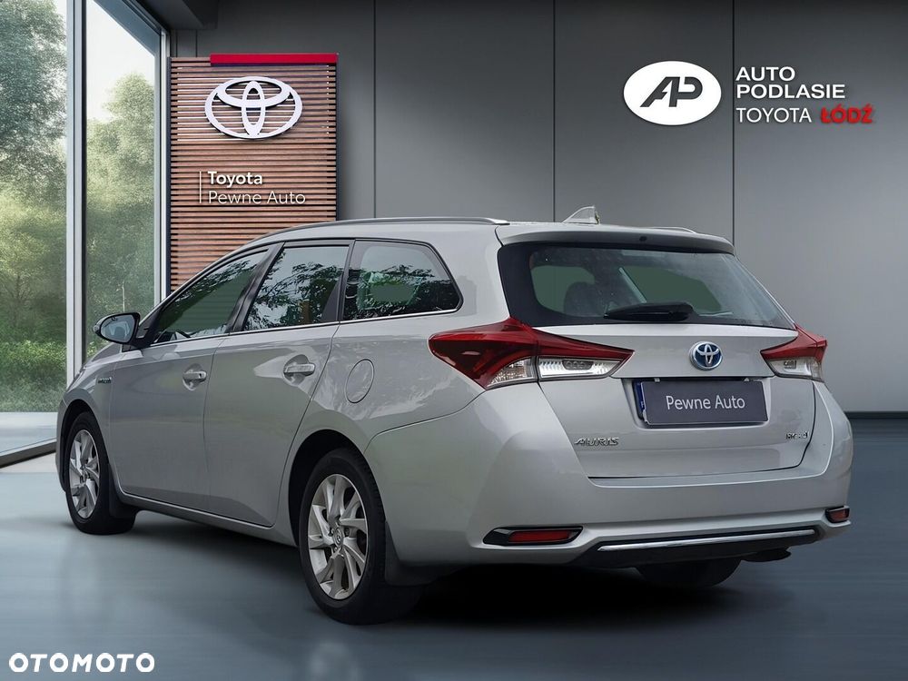 Toyota Auris Hybrid 135 Premium - 6