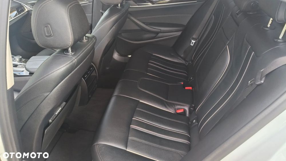 BMW Seria 5 520d xDrive Luxury Line sport - 13