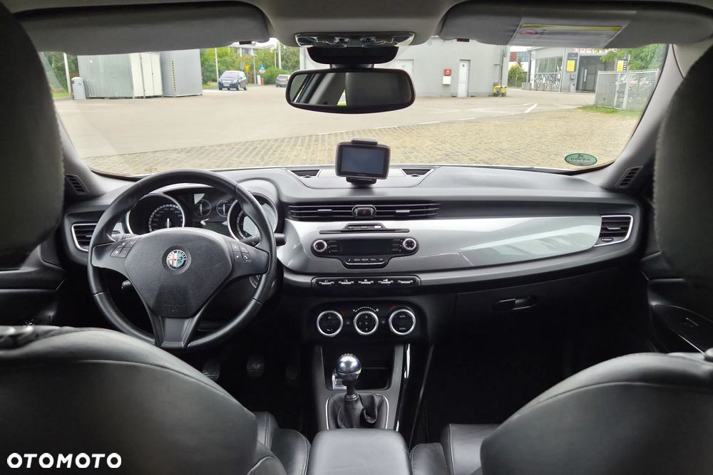 Alfa Romeo Giulietta 1.6 JTDM Distinctive - 16