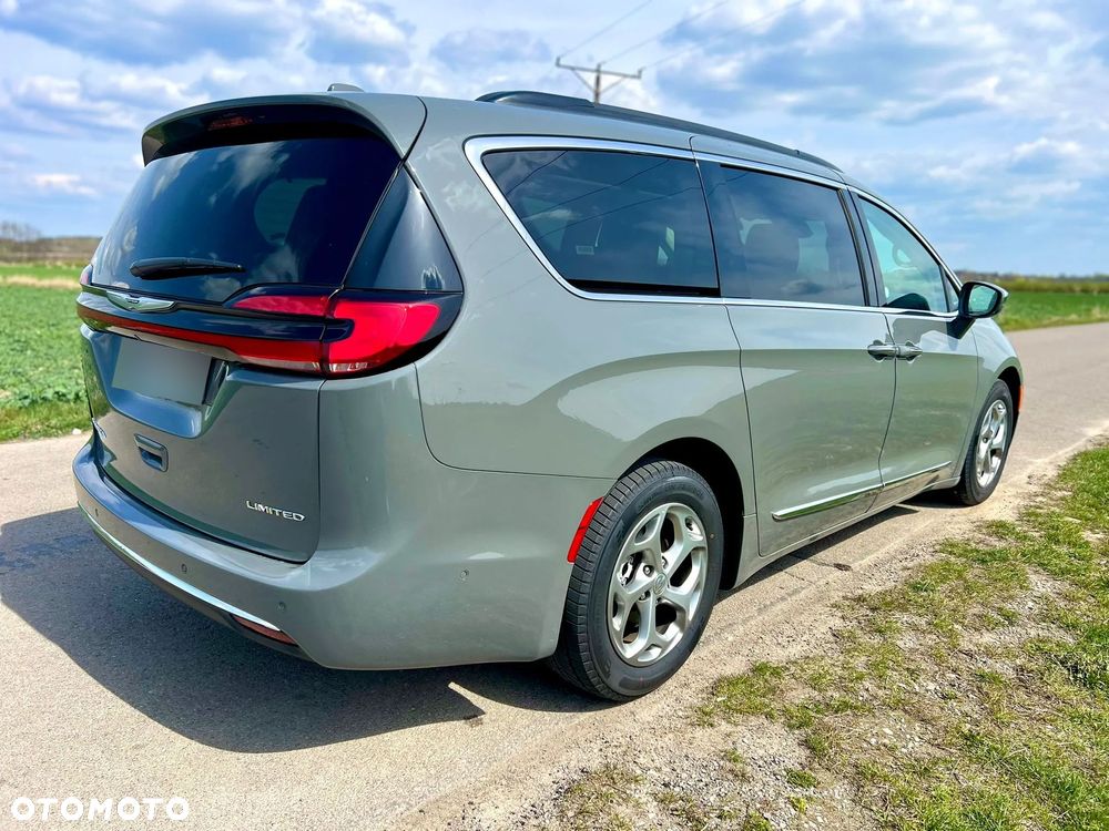 Chrysler Pacifica - 3