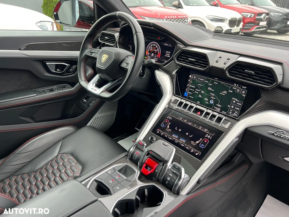 Lamborghini URUS - 28