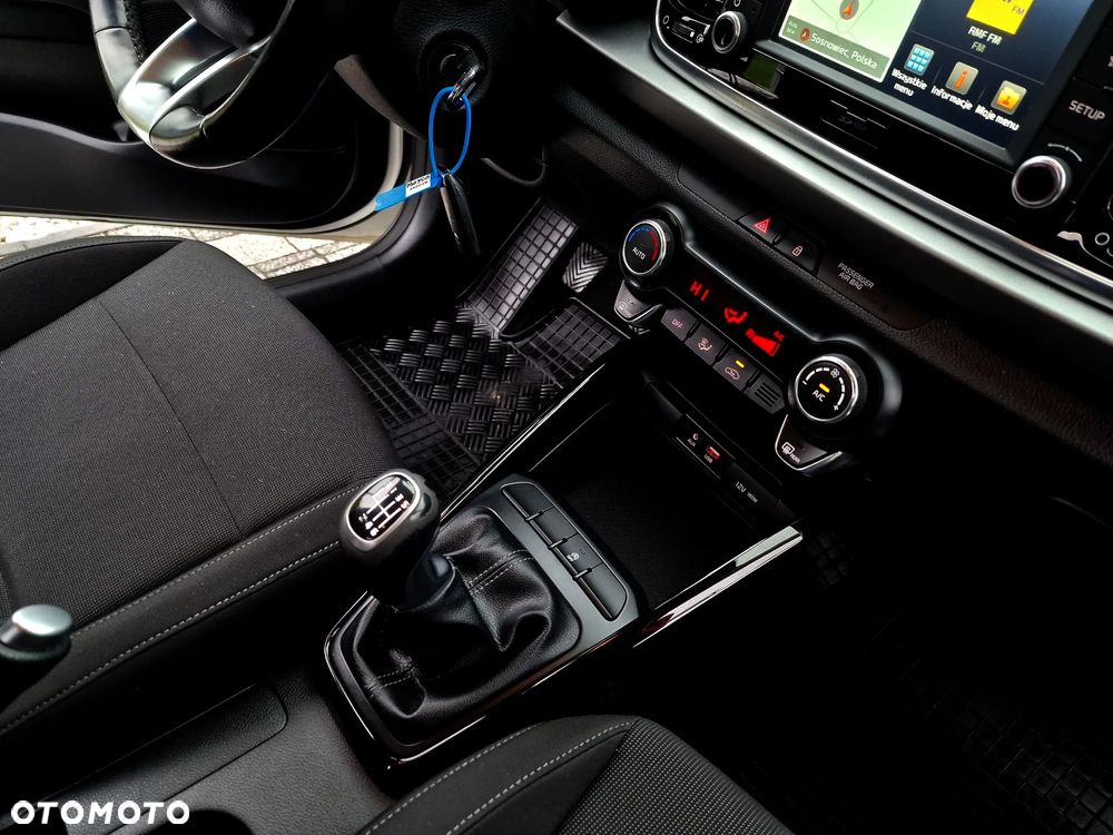 Kia Rio 1.4 L - 16
