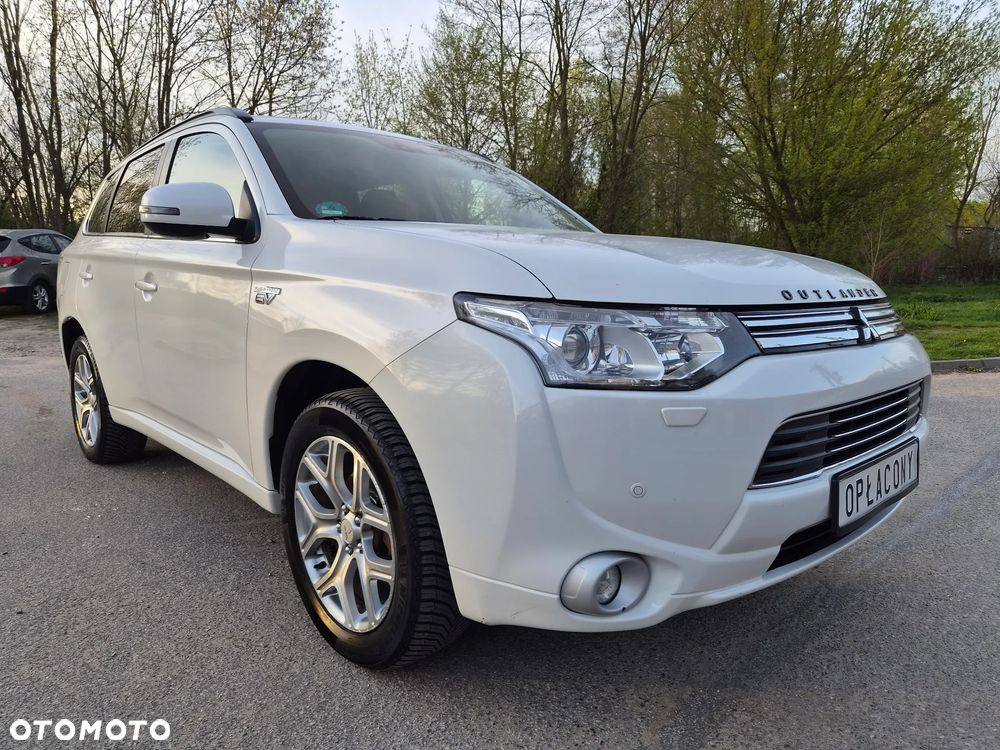 Mitsubishi Outlander - 4