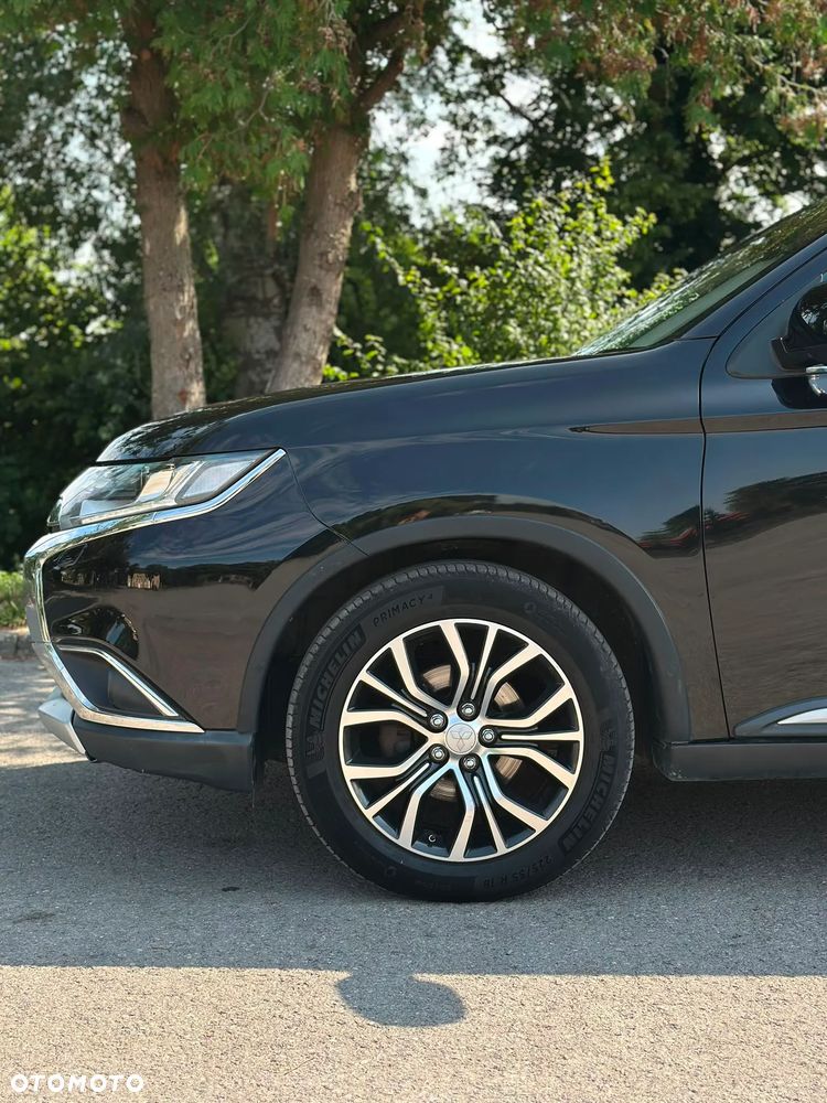 Mitsubishi Outlander 2.2 DID Instyle Navi 4WD - 9