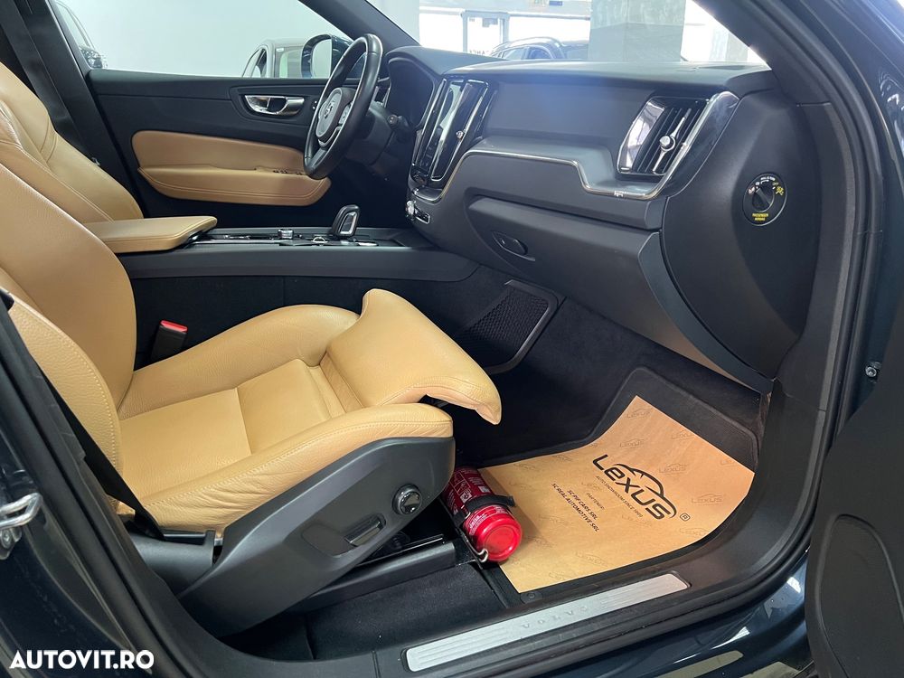 Volvo XC 60 T8 Twin Engine AWD Momentum Pro - 3