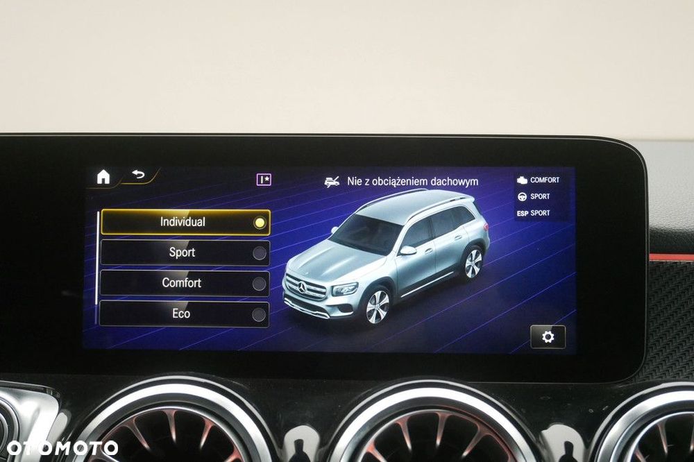 Mercedes-Benz GLB - 22