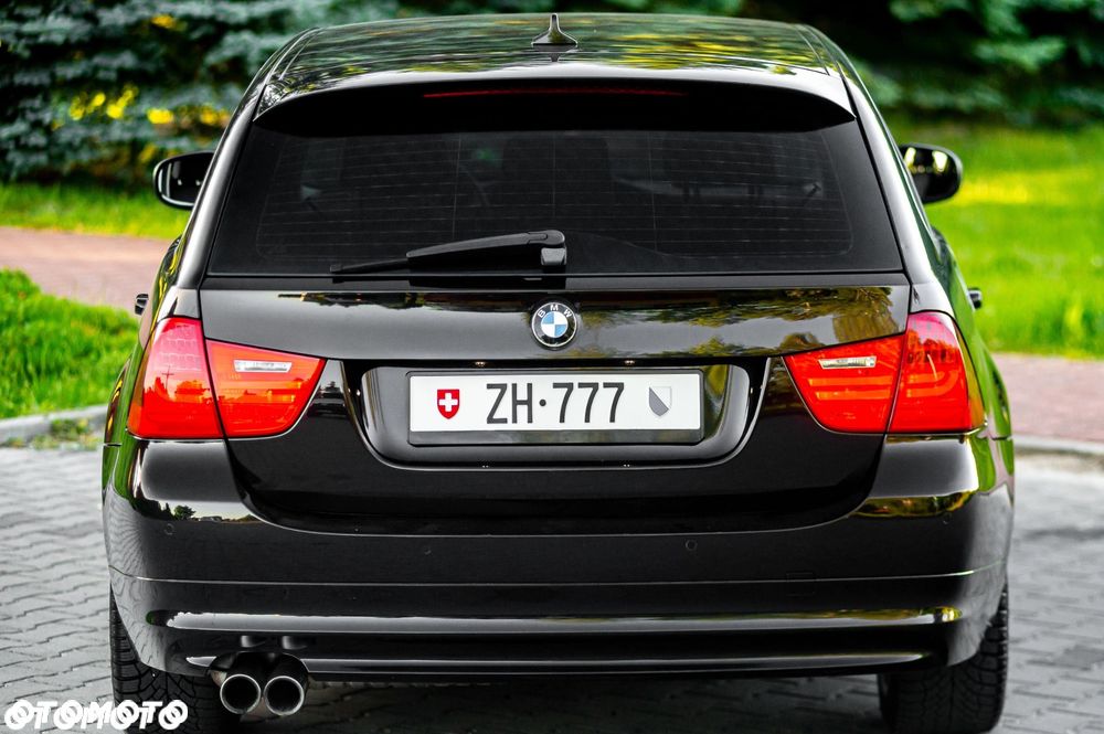 BMW Seria 3 325i xDrive Edition Exclusive - 16