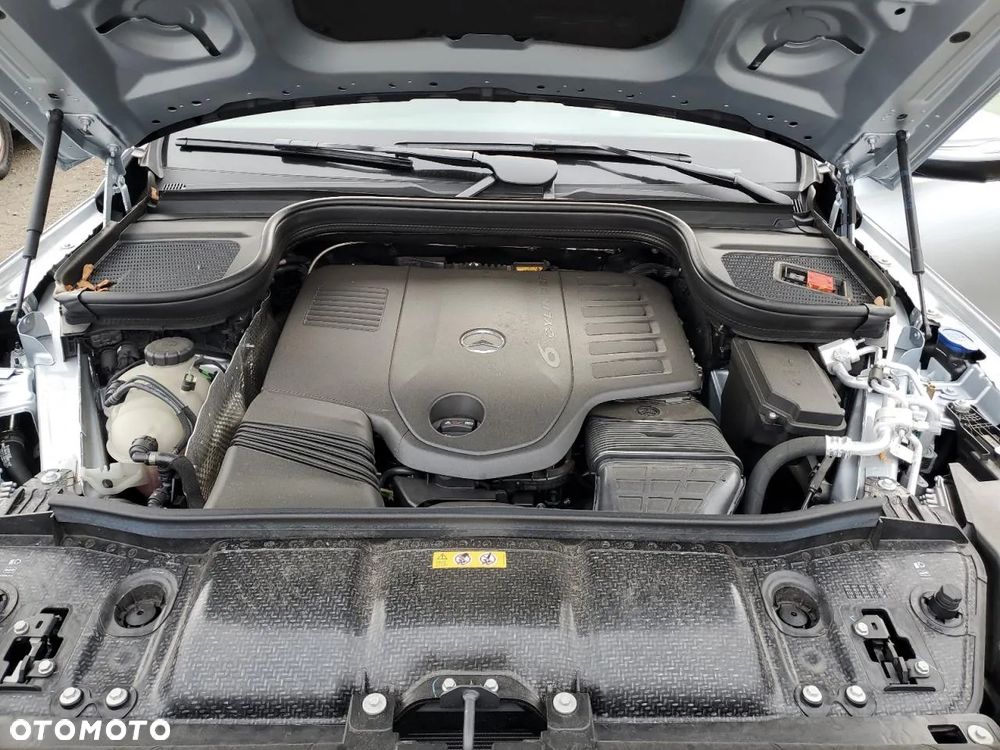 Mercedes-Benz GLS - 12