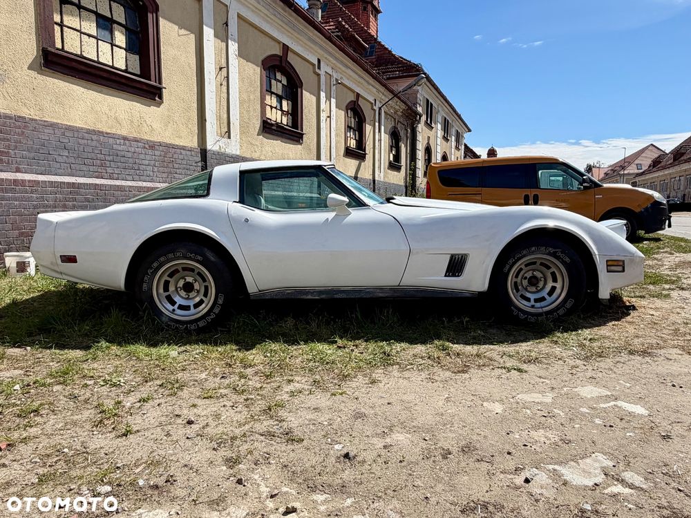 Chevrolet Corvette - 32